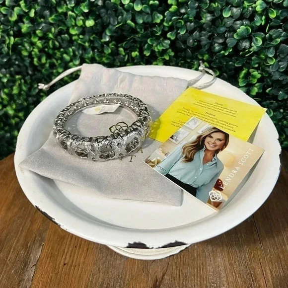 Kendra Scott Natalie Bangle Bracelet in Silver - Picture 2 of 4